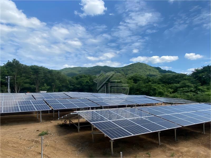 512 kW – bodenmontierte Solaranlage